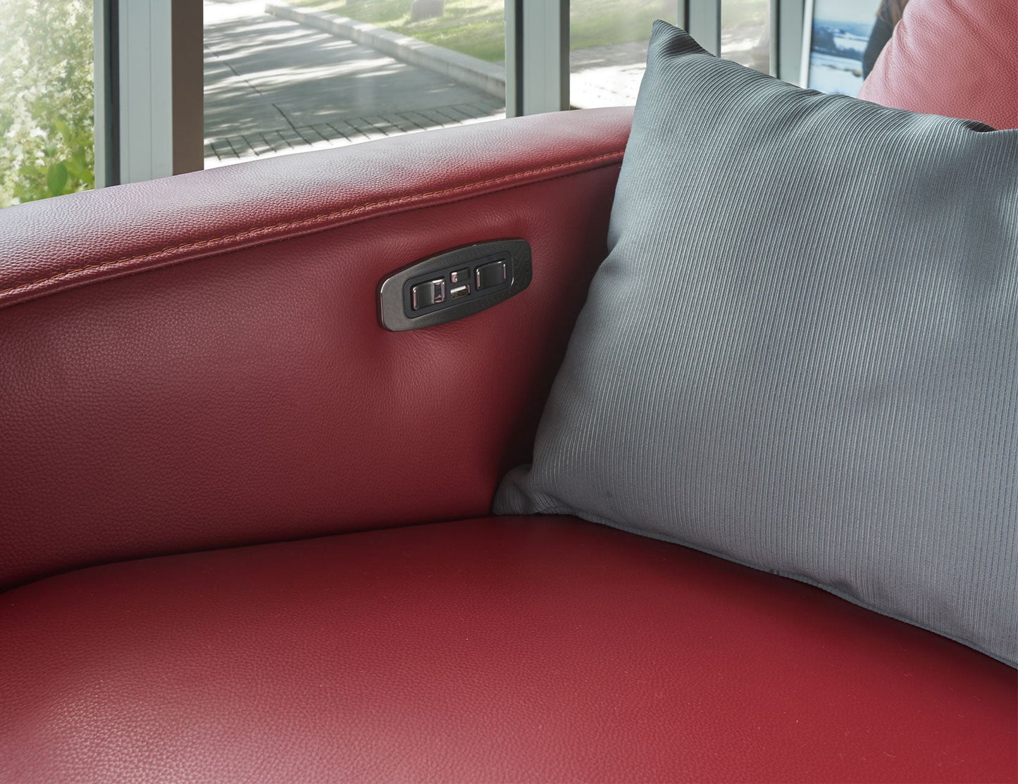 Canapé inclinable motorisé en cuir SEVA