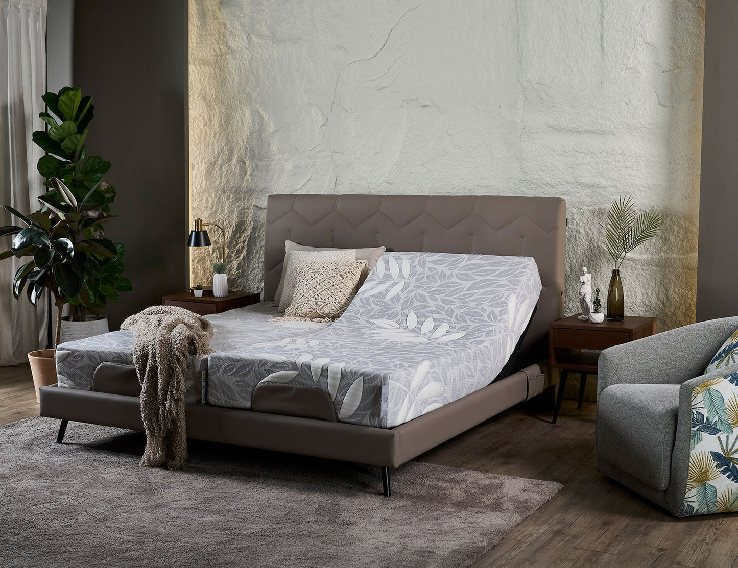 Lit réglable DRIFT + matelas Natura et ports USB