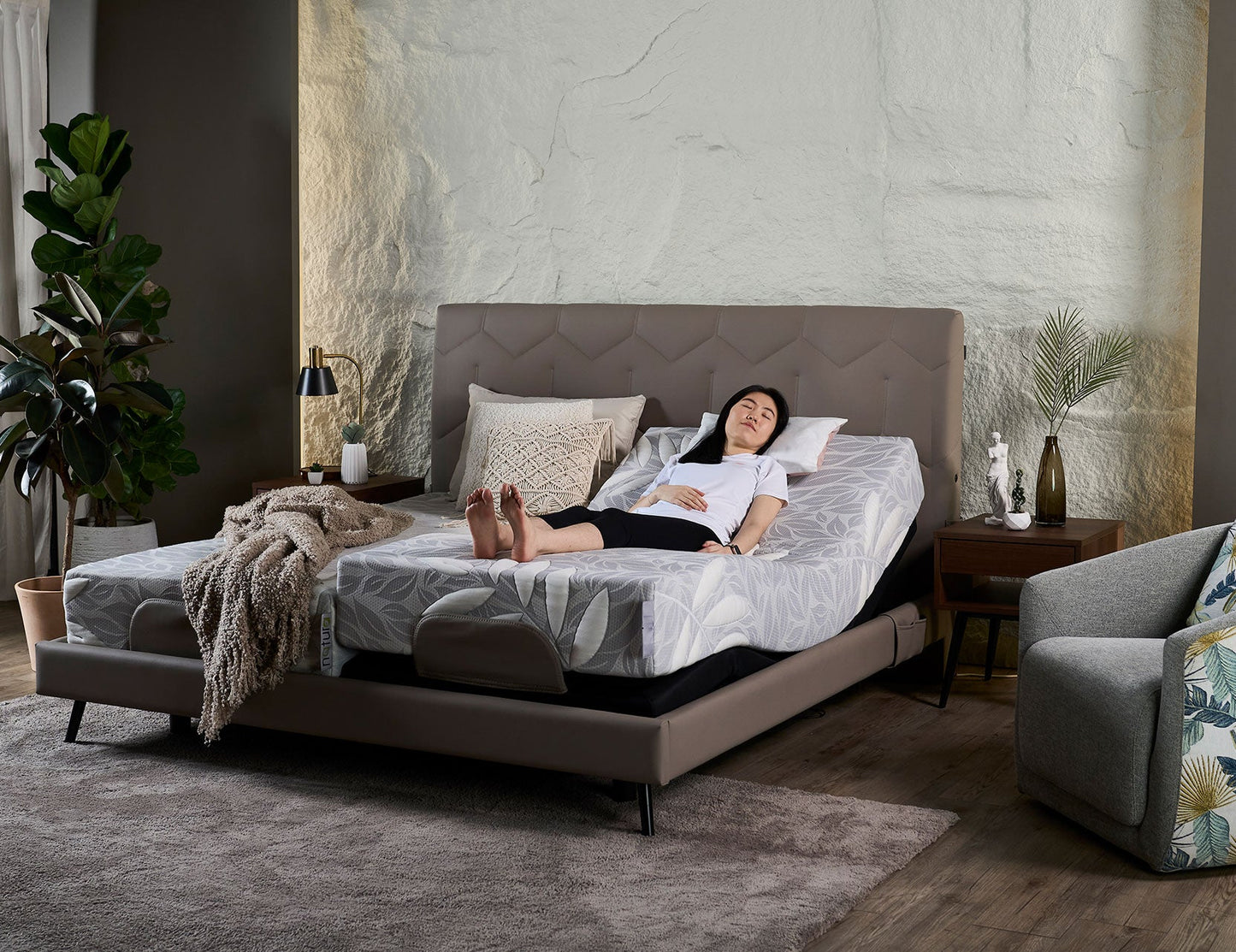 Lit réglable DRIFT + matelas Natura et ports USB