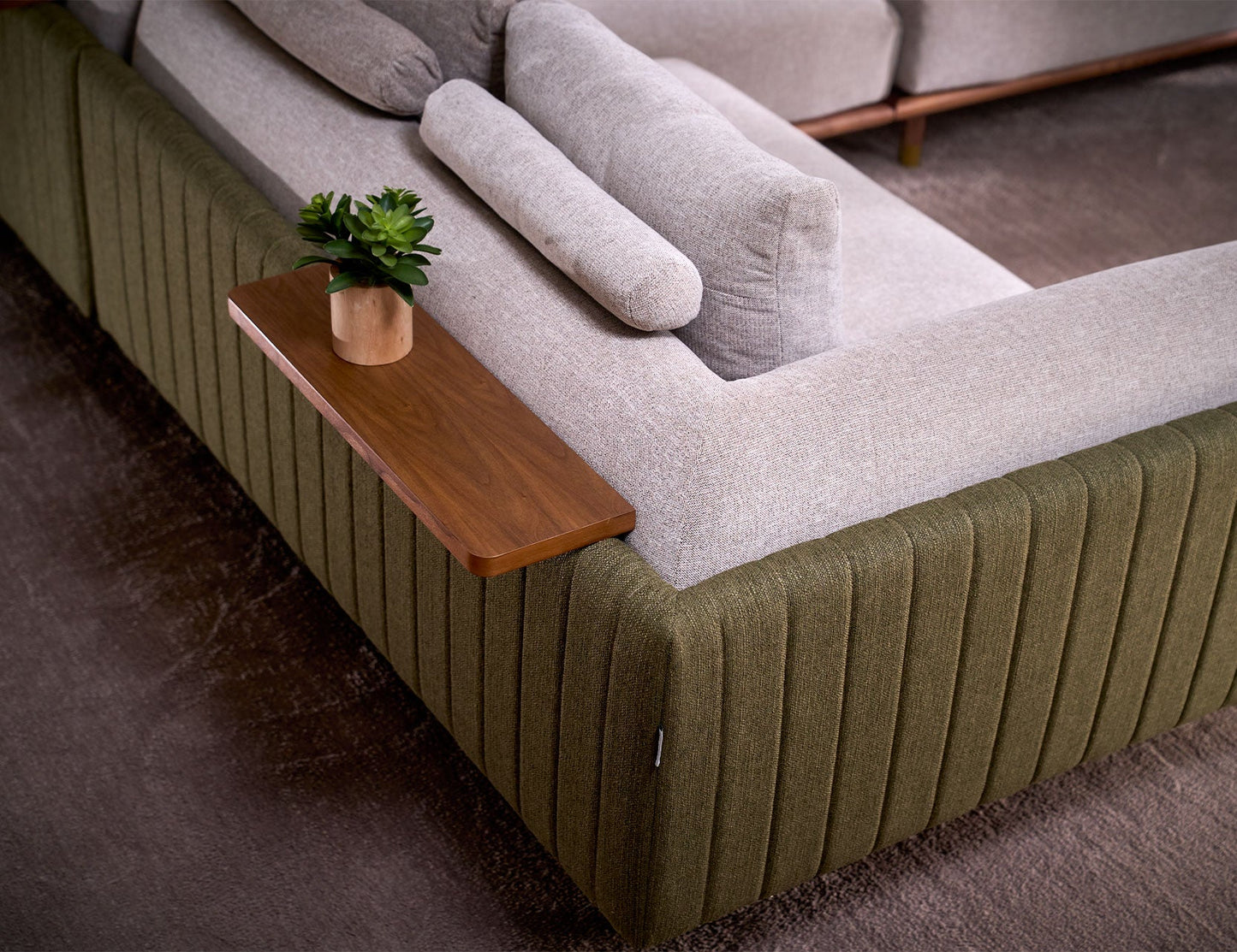 Canapé modulaire en tissu céladon avec table d'appoint mobile