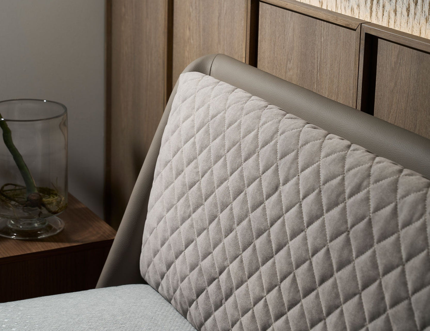 Cadre de lit matelassé SLANT