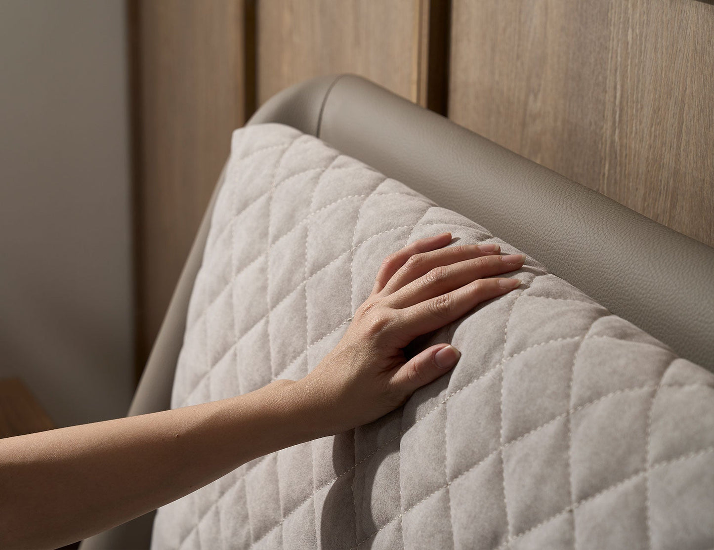 Cadre de lit matelassé SLANT