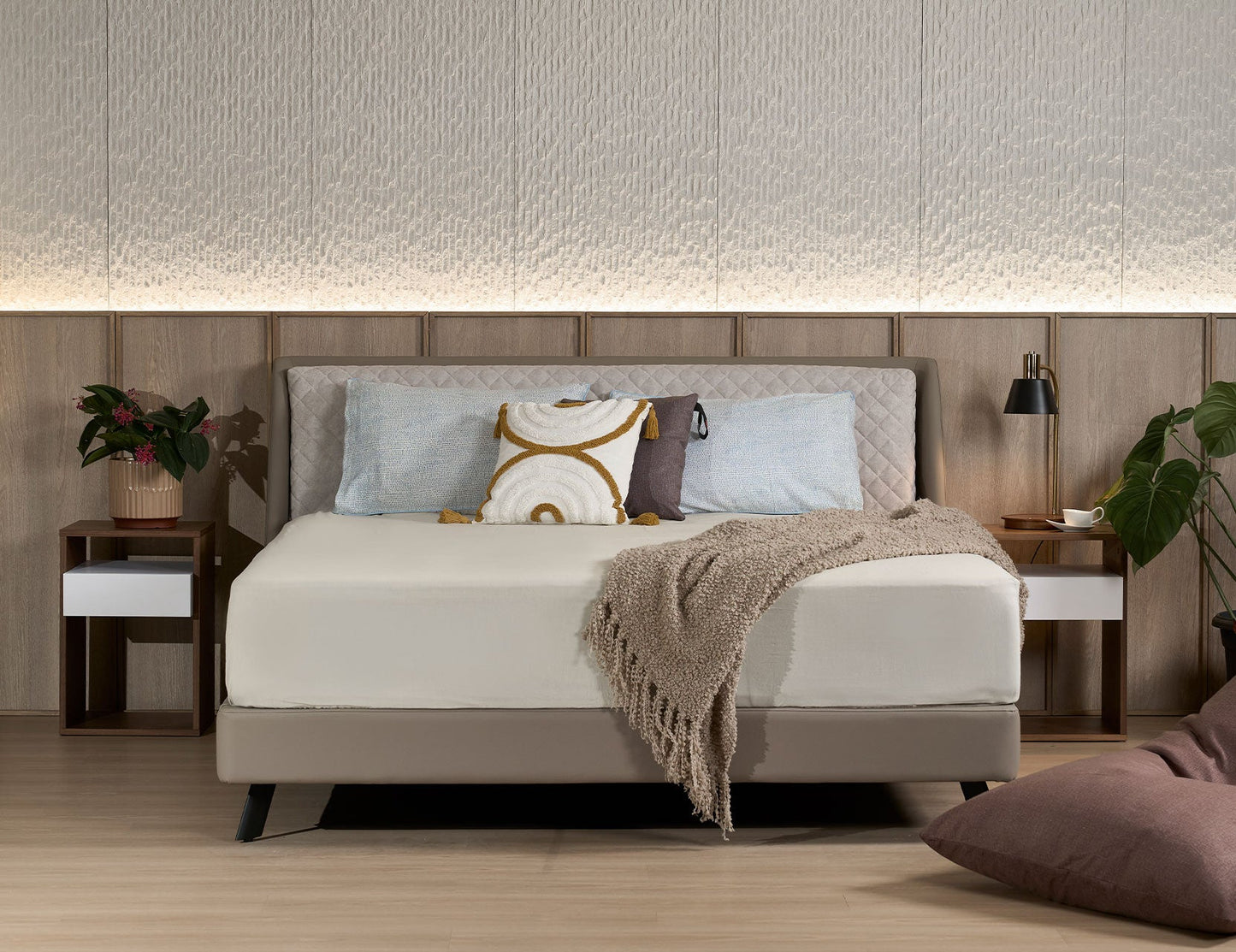 Cadre de lit matelassé SLANT