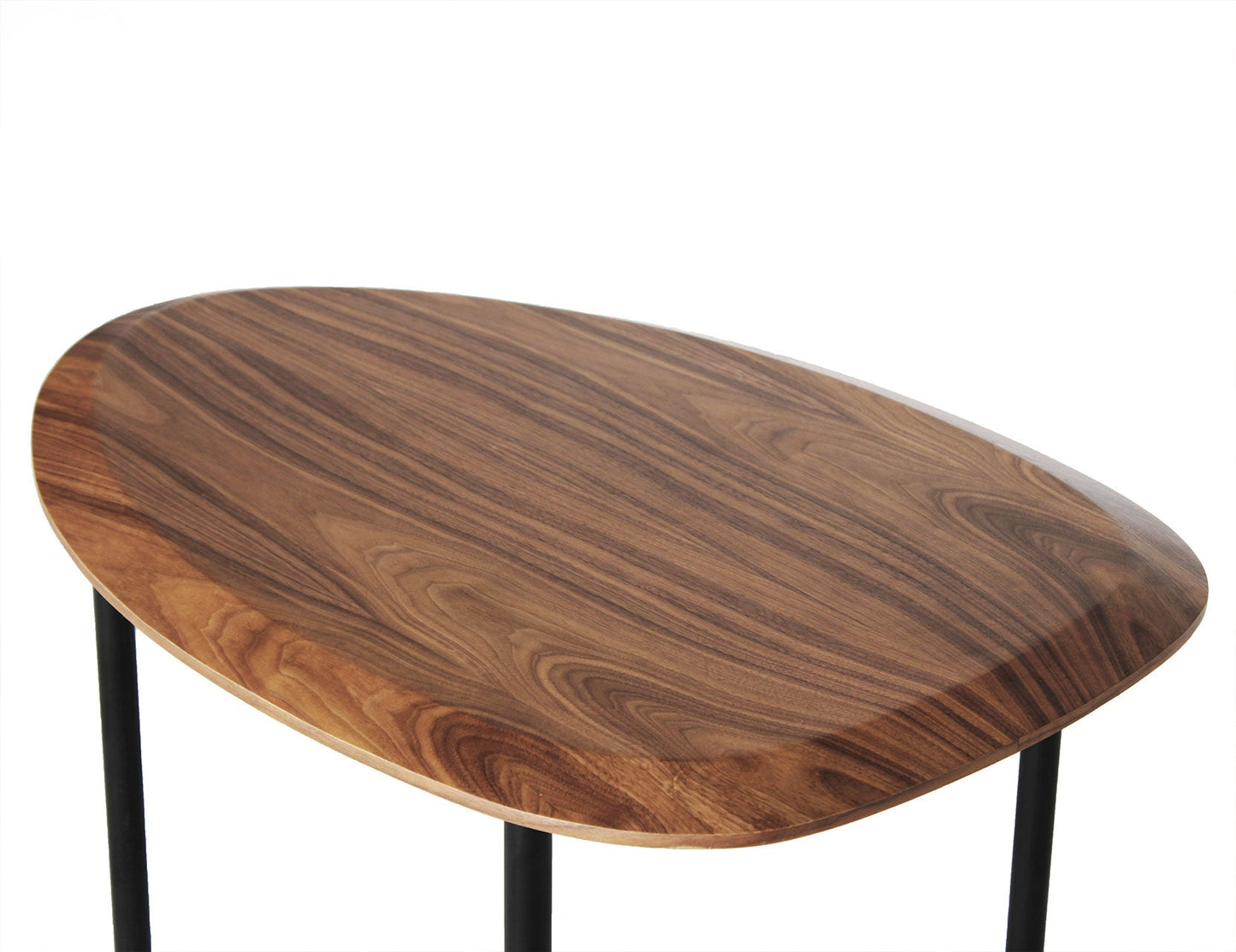 Table basse CELADON avec pieds en acier à pointes dorées