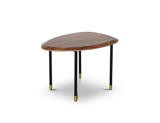 Table basse CELADON avec pieds en acier à pointes dorées