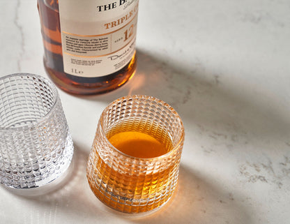 Table à manger KAY en quartz avec accents de marbre