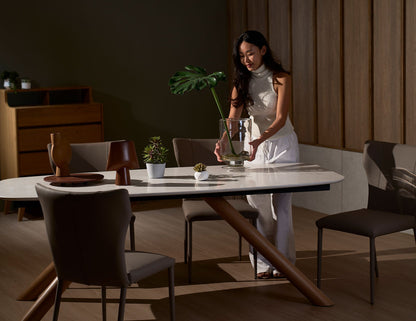 Table à manger BRANCA en quartz avec accents de marbre