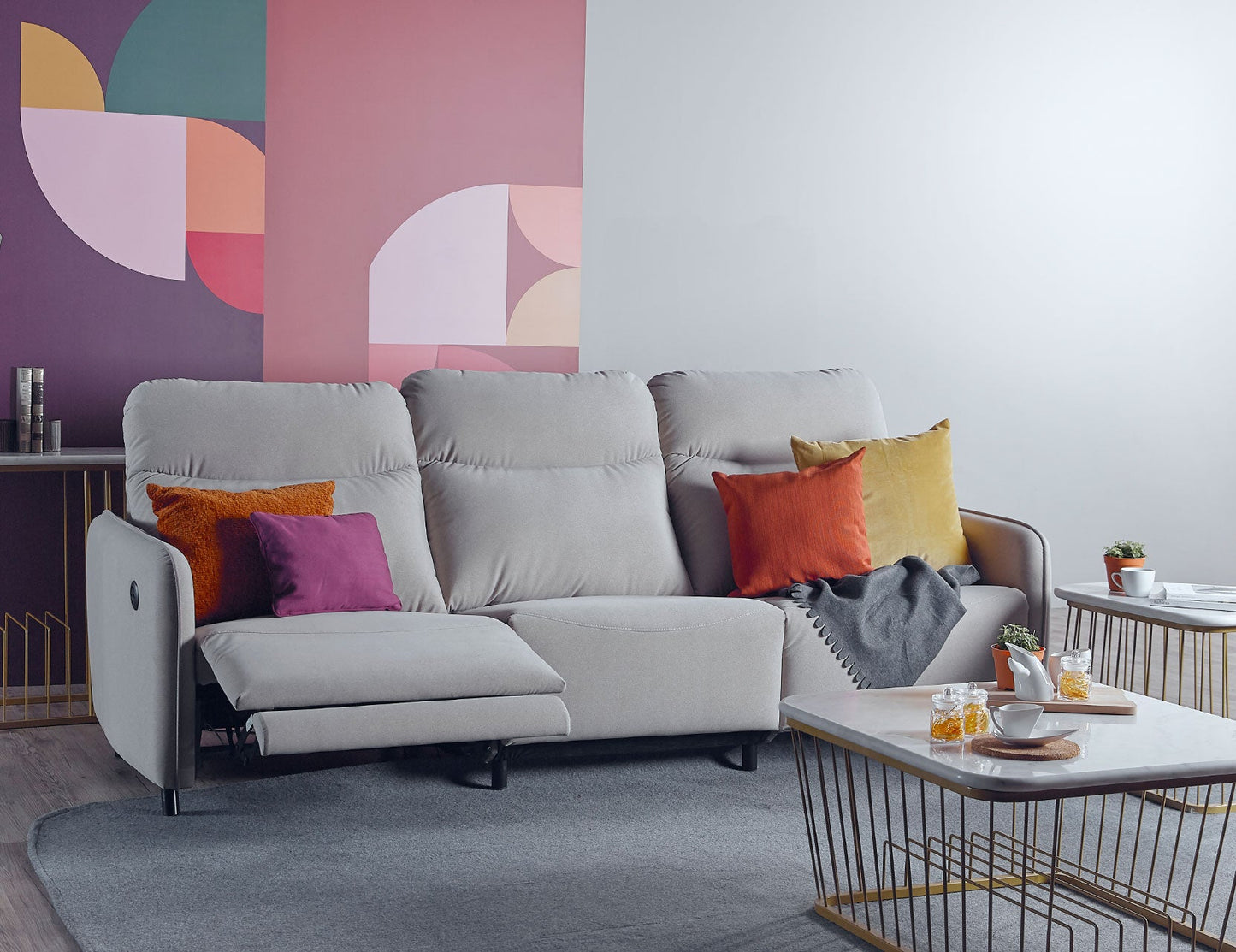 Canapé inclinable motorisé en tissu HOMER avec dossier haut et ports USB