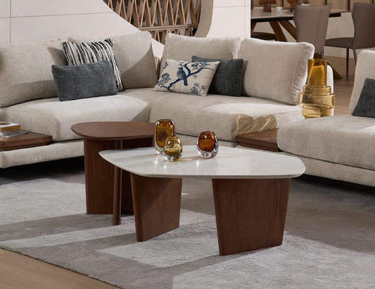 Table basse ARC avec plateau en quartz et accents en marbre