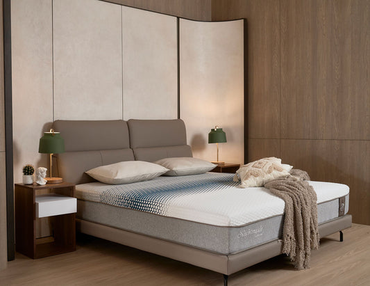 Cadre de lit CRUISE avec revêtement en cuir et support lombaire