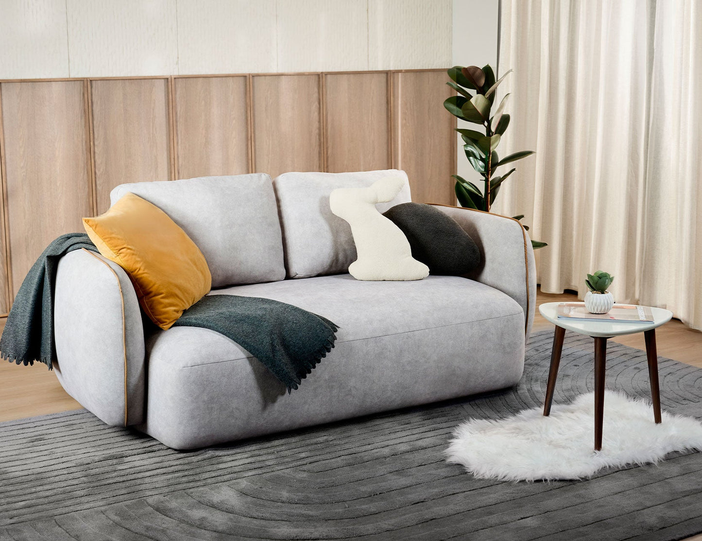 Table basse DANSKA avec plateau en quartz et accents en marbre