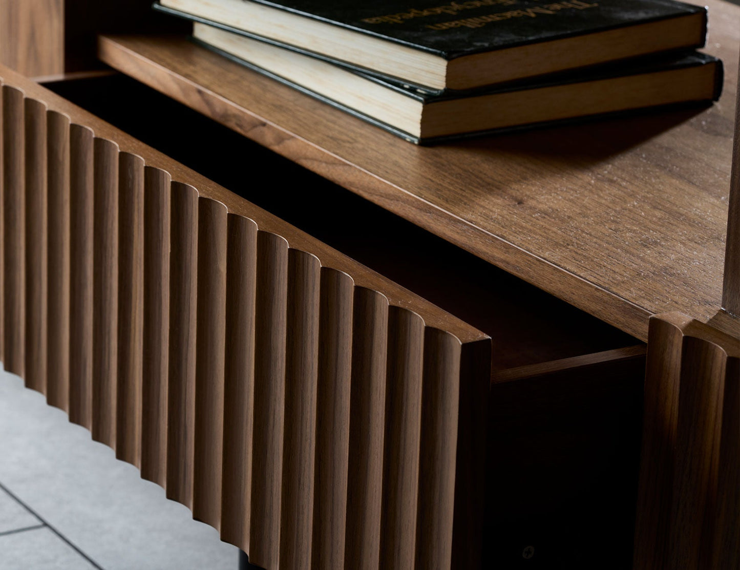 Console TV FLUTO avec plateau en pierre frittée