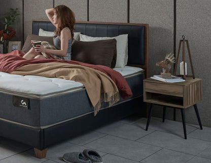 Table de chevet DANSK en noyer